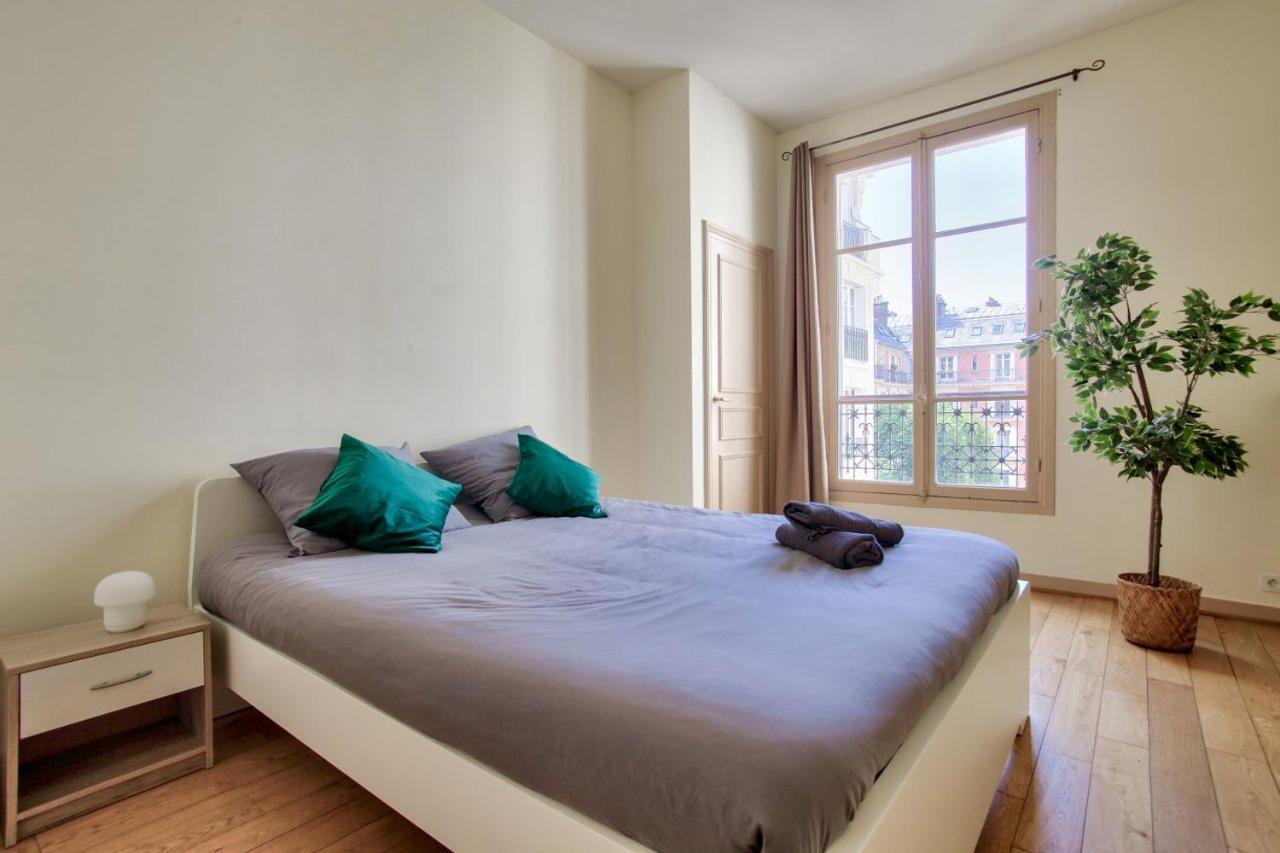2 Bedrooms Tour Eiffel Rapp Παρίσι Εξωτερικό φωτογραφία