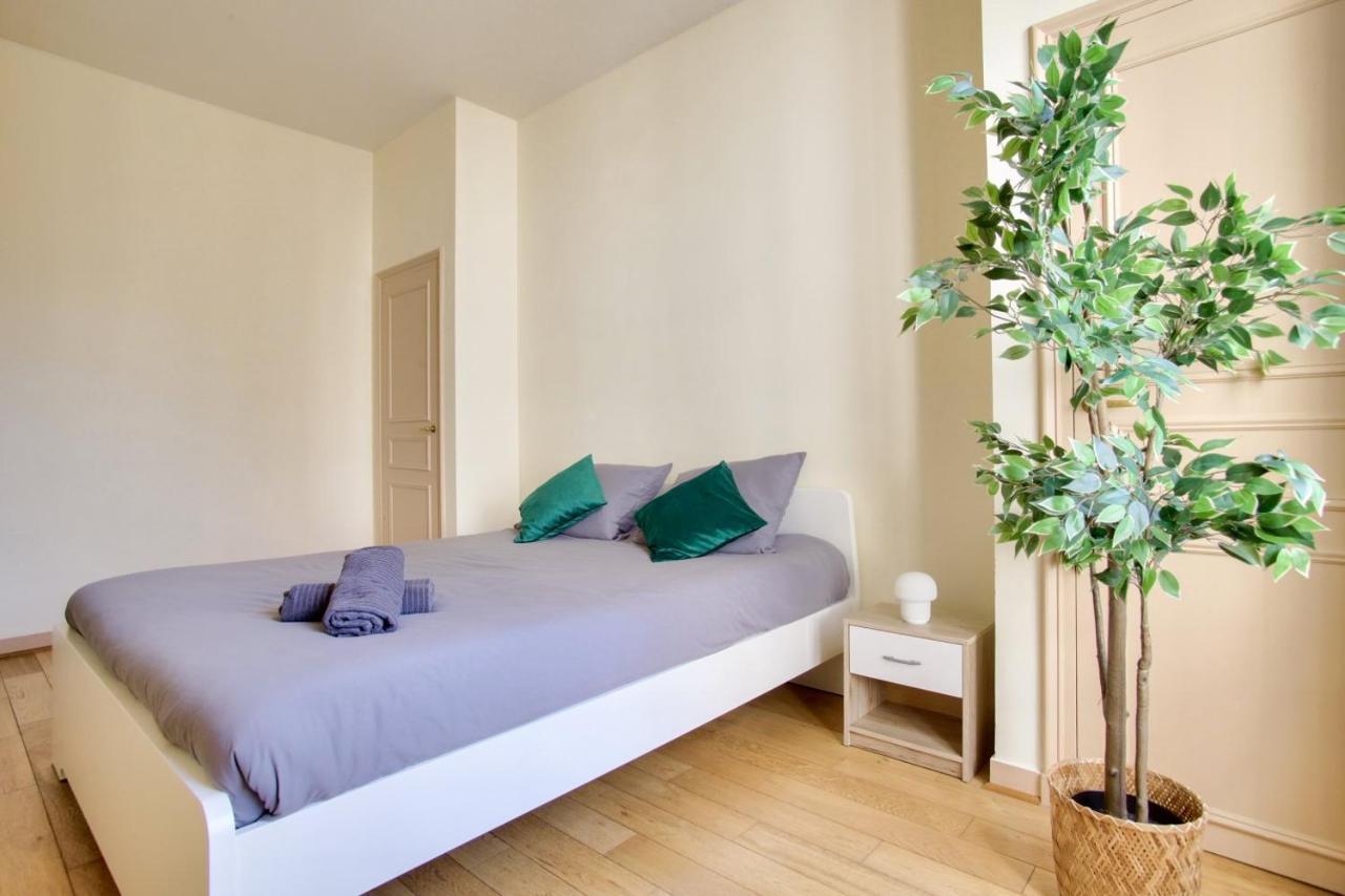 2 Bedrooms Tour Eiffel Rapp Παρίσι Εξωτερικό φωτογραφία