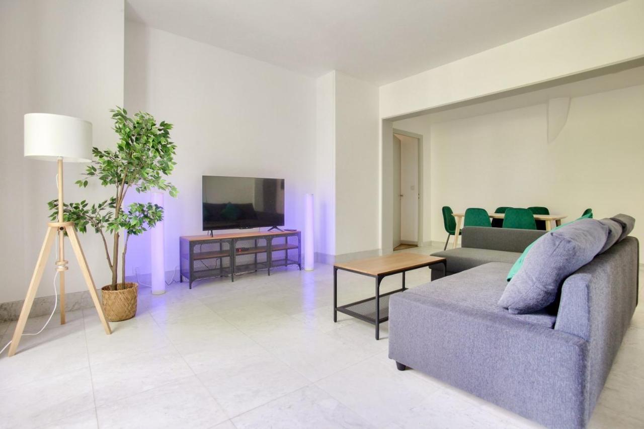 2 Bedrooms Tour Eiffel Rapp Παρίσι Εξωτερικό φωτογραφία